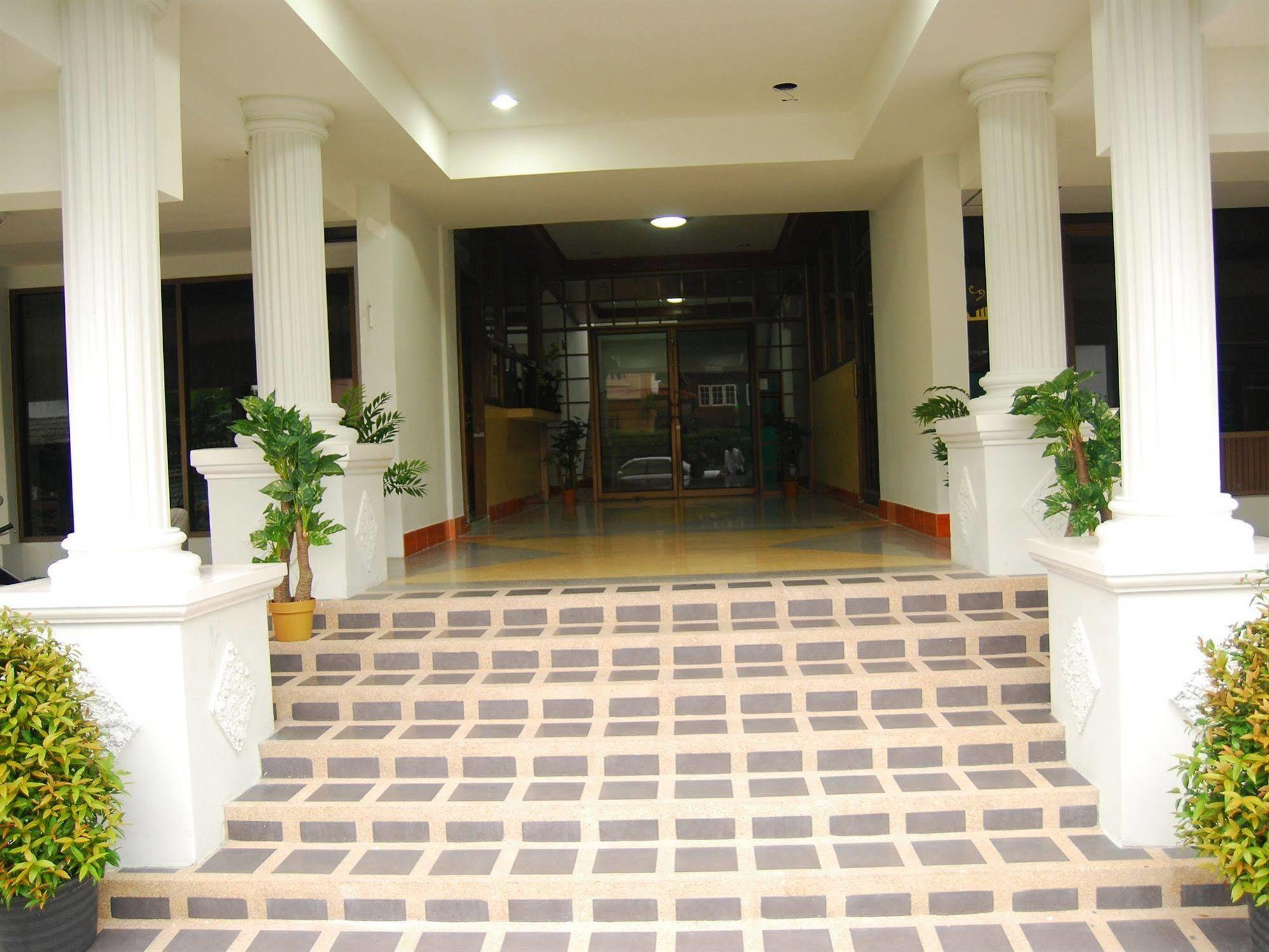 Seri 47 Residence Bangkok Exterior photo